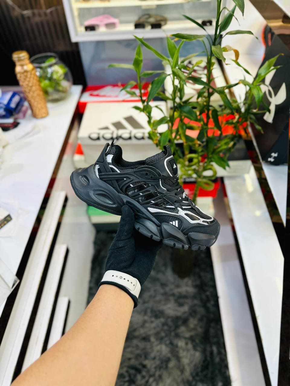Adidas XLG Runner Deluxe Black - Image 2