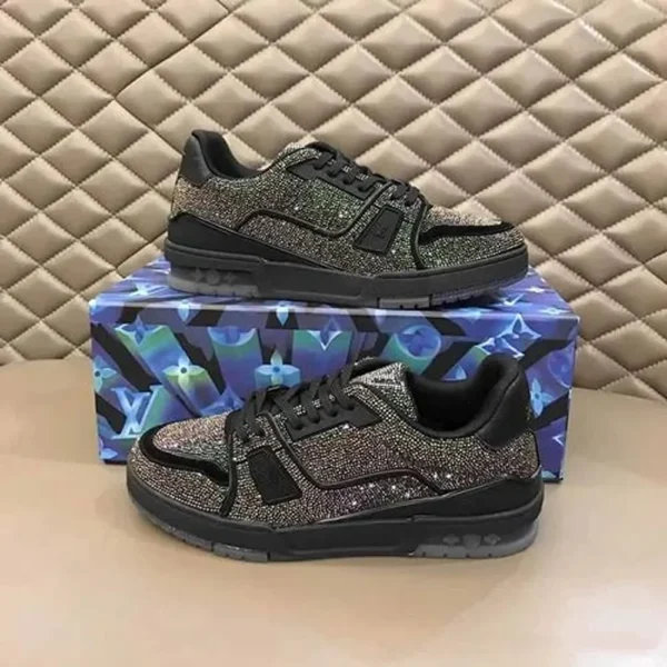 Trendy Louis Vuitton Trainer Glitter Black Shoes For Men (SHUB661)