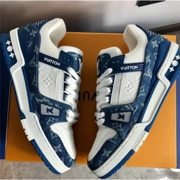 Trendy Louis Vuitton Trainer Blue Shoes For Men (SHUB676) - Image 3
