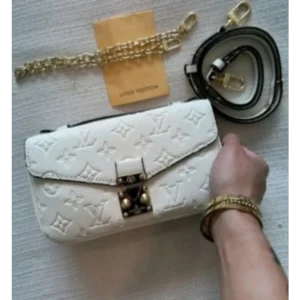 First Copy Louis Vuitton Handbag (J2744)